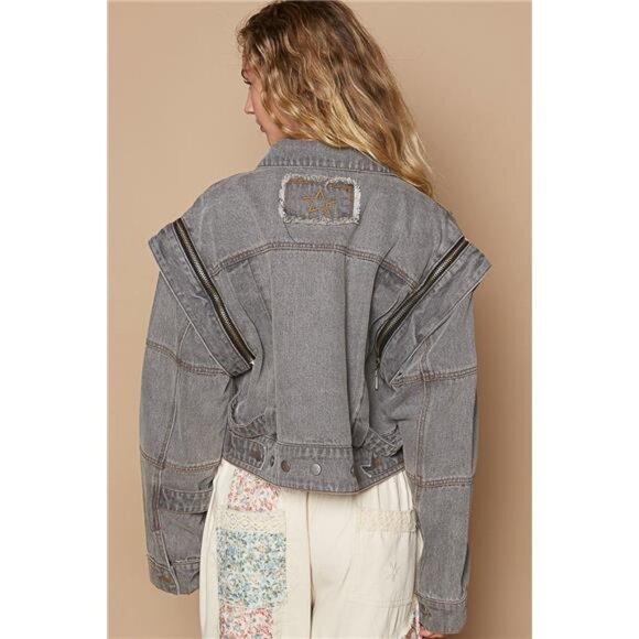 ✨NWT POL Cropped Denim Jacket with Functional Zipper Detail - Picture 4 of 4